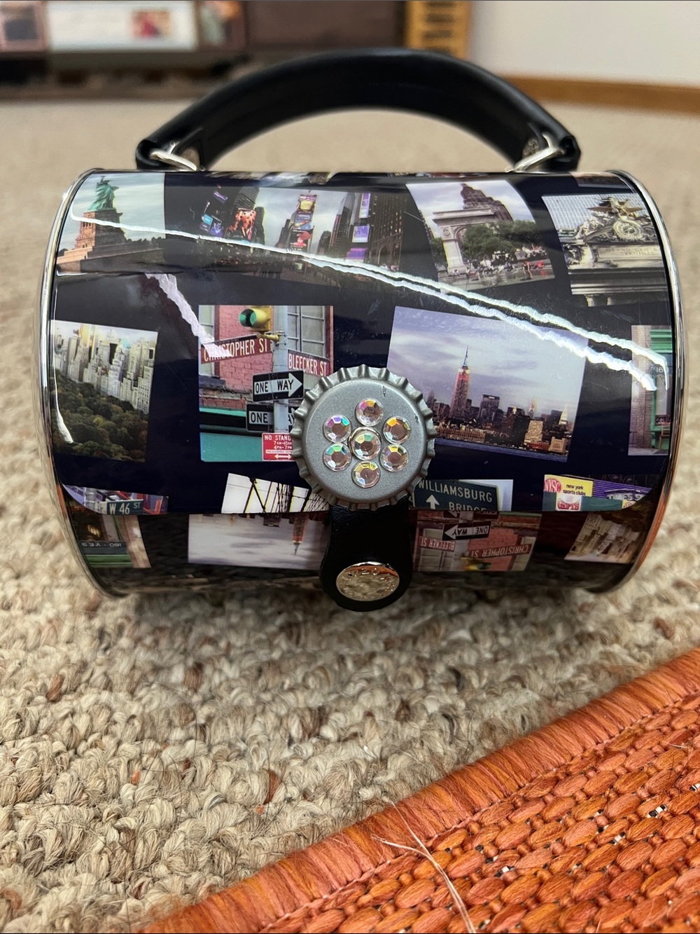 Vintage Prezzo New York City Times Square Cylinder Barrel Purse
